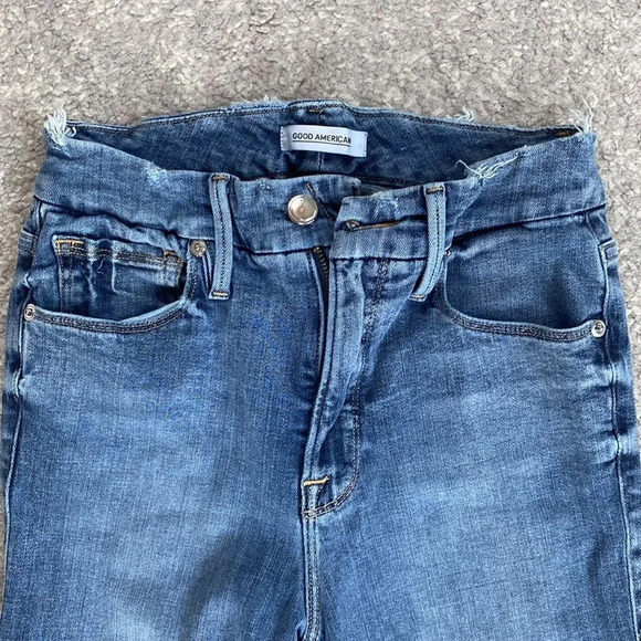 Good American Women's Blue Good Wasit Crop Distressed Destroyed Denim Jeans 4/27 - Picture 2 of 7